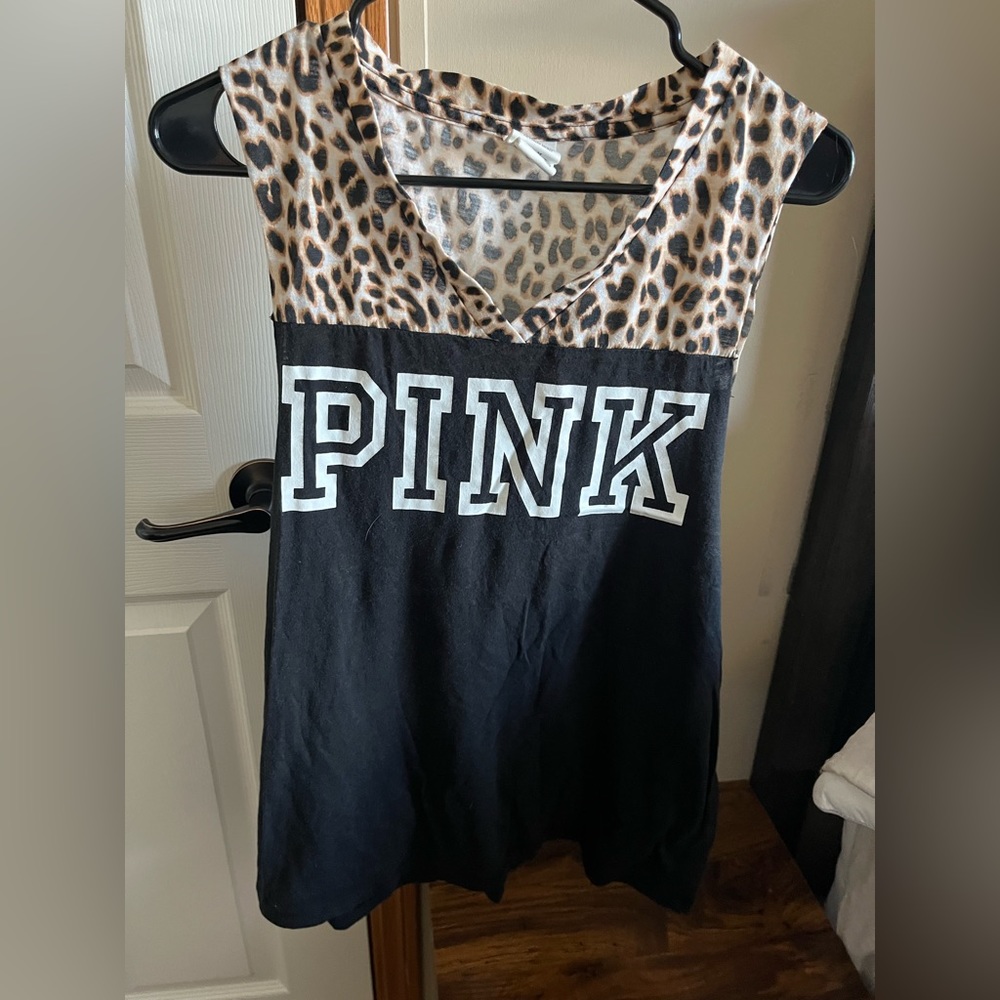 PINK Vneck cheetah print cut off tank